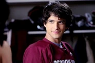 Tyler-Posey-as-Scott-McCall-in-Teen-Wolf-2-300x200