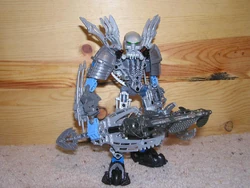 Crucedus Regular Pose.jpg