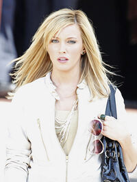 Katie Cassidy 3