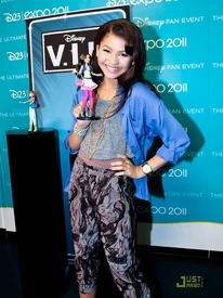 Zendaya D23