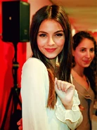 VicLovely2