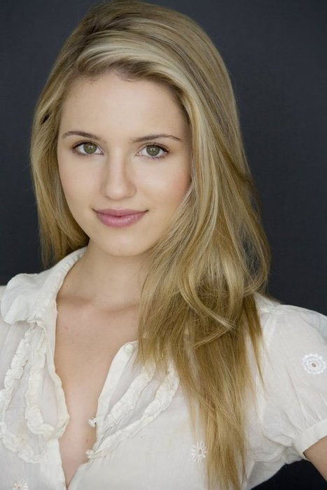 FileDiannaagron photoshoot diannaagronorgjpg Featured onUserCathVin