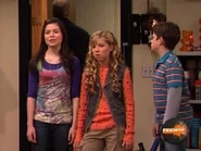 CarlySamshouldertoshoulderasJoinerleaves