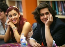 Ariana Grande Victoria Justice Visits Duke 5P9Yd ozqYAl