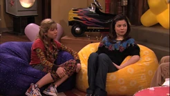 SamseatedclosetoCarly