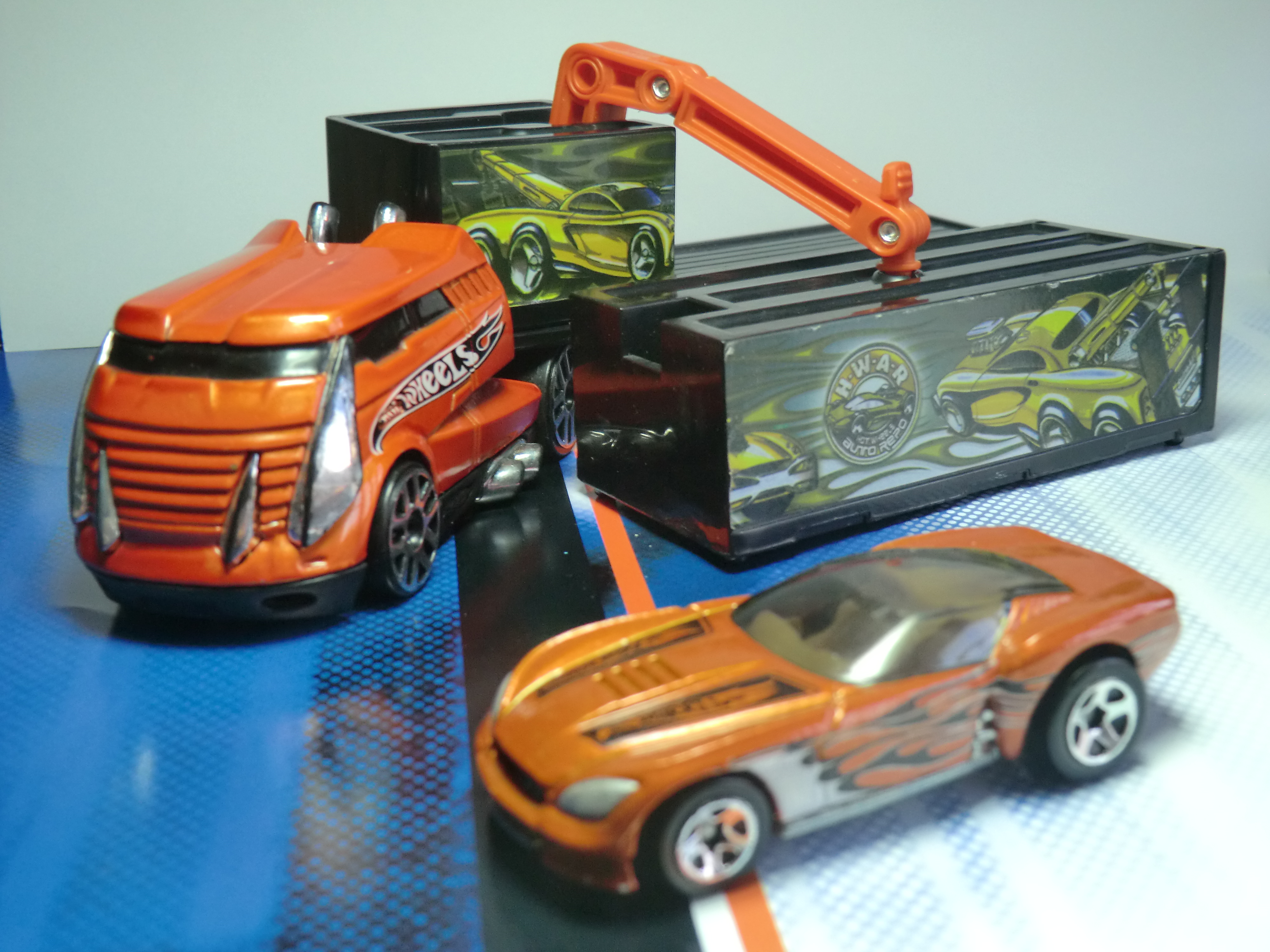 hot wheels truckin transporters