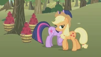Applejack refusing help S1E4