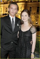 Bonnie-wright-jamie-soiree-monegasque-02-688x1024