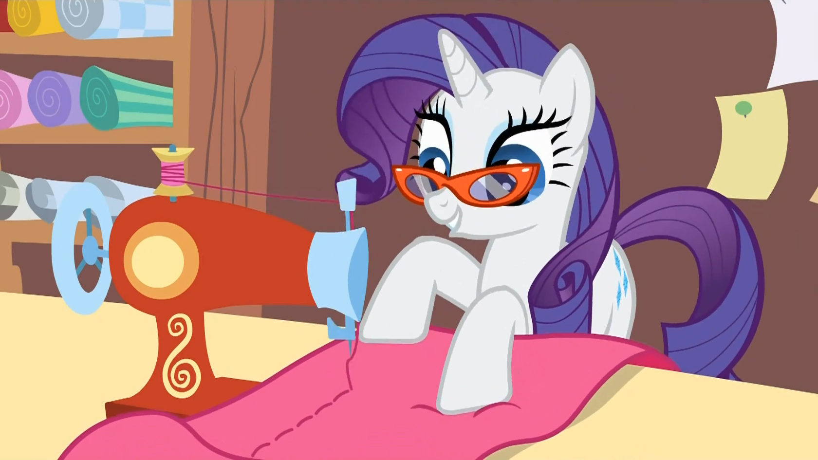 Rarity_sewing.png