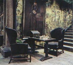 SlytherinCommonRoomChessTable