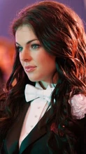 Serinda Swan