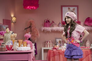 SoRandom-MissPiggy-(2011-10-02)-02