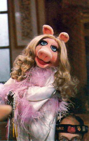 Miss piggy with frank-NEW