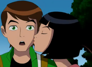 Julie le da un beso a ben
