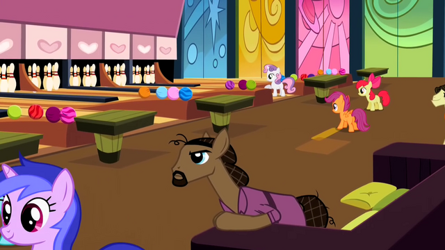 640px-Bowling_Ponies_2_S2E6.png