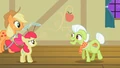 Granny Smith talks to Apple Bloom S2E06.png