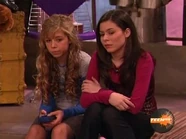 SamreactiononstepsnexttoCarly