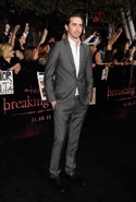 Breaking-dawn-cast-red-carpet-11152011-47-430x637