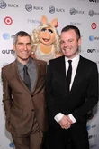 OUT100-RedCarpet-MissPiggy&OUTeditor-in-chiefAaronHicklin-(2011-11-18)