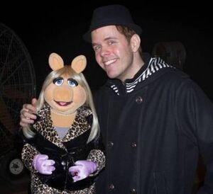 Perez-hilton-and-miss-piggy