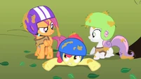 Apple Bloom and Sweetie Belle worried S1E23