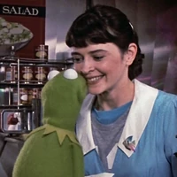 Kiss-Jenny&Kermit