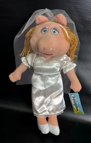 Toy factory piggy bride