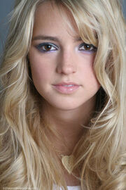 Katelyn Tarver Katelyn Tarver