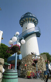 The lighthouse behind the Bluth Banana stand