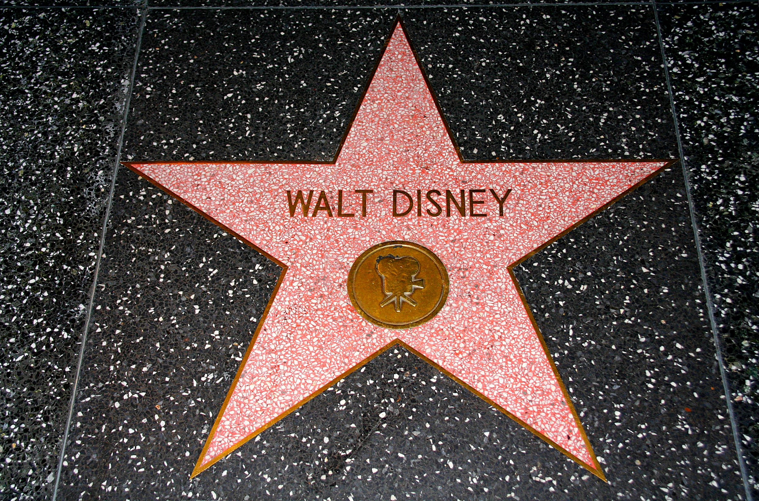Walt_Disney's_star_on_the_Hollywood_Walk_of_Fame.jpg