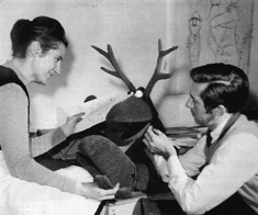 Don&JaneBuildingReindeer