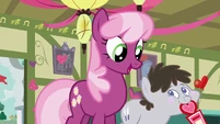 Cheerilee receiving card from Truffle Shuffle S2E17