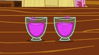 CMC's glasses of totally not love concoction S2E17