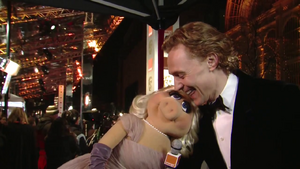 BAFTA-Awards-2012-MissPiggy&TomHiddleston