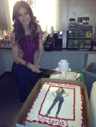 VictoriaJusticeGoldenBirthday19th