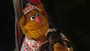TheMuppets-(2011)-FozzieBearWithTeddyBear
