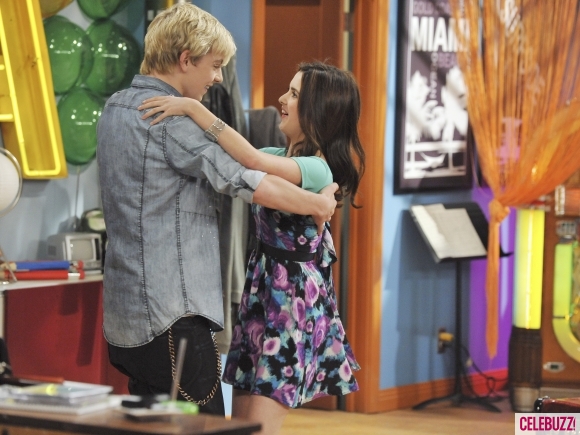 Are austin moon and ally dating.