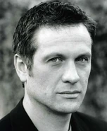 Simon-merrells-935287258