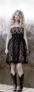 Taylor-Swift-In-Cute-Black-Dress