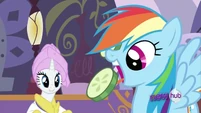 Rainbow Dash eating S2E23