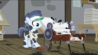 Colt operating the machine S2E23
