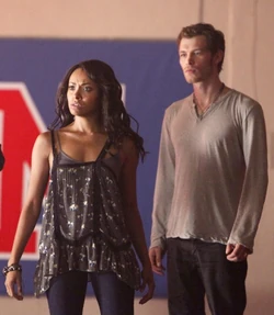 Bonnie-Bennett-bonnie-mccullough-bennett-28035386-1280-800