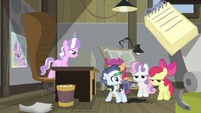 Notebook being sent to the typewriter S2E23