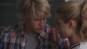 Glee204-00731-1-