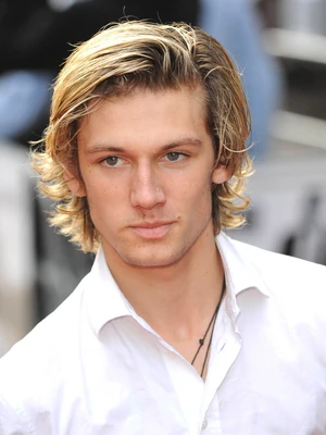 Alex-pettyfer-1
