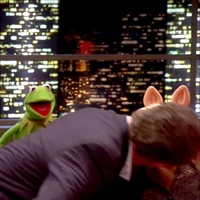 TheJonathanRossShow-Kiss-Piggy&HughBonneville-(2012-01-25)