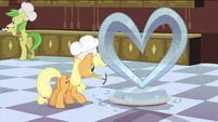 Applejack sculpting S2E25
