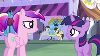Lucky and Wild Fire arguing S02E25