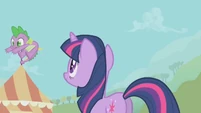 Spike flying S01E13