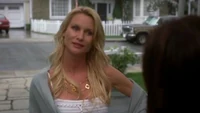 5x19 - Edie tells Susan about Karl